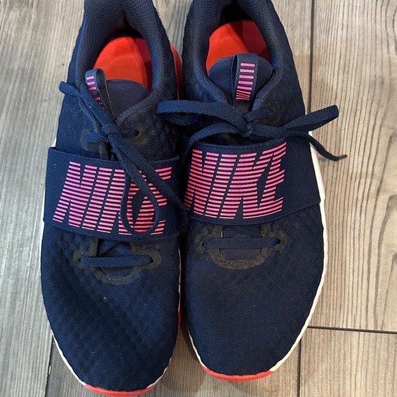 Nike Renew In season Black and Pink Training Sneakers size 8.5 - Picture 2 of 5